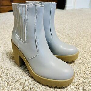 Journee Collection Ripplee Gray Lug Sole Platform Block Heel Booties 8.5 NIB